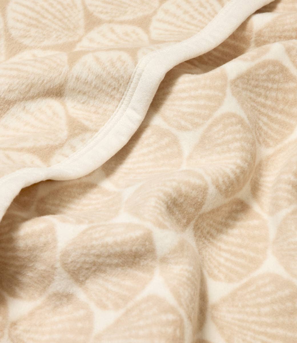 Seashells Oak Blanket